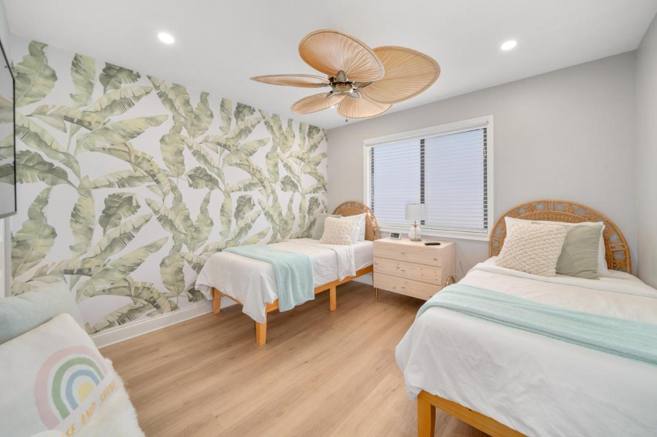 Luxury Villa 3 Blocks From The Beach With A Pool, Fire Pit And Outdoor Oasis Cape Canaveral Exterior photo
