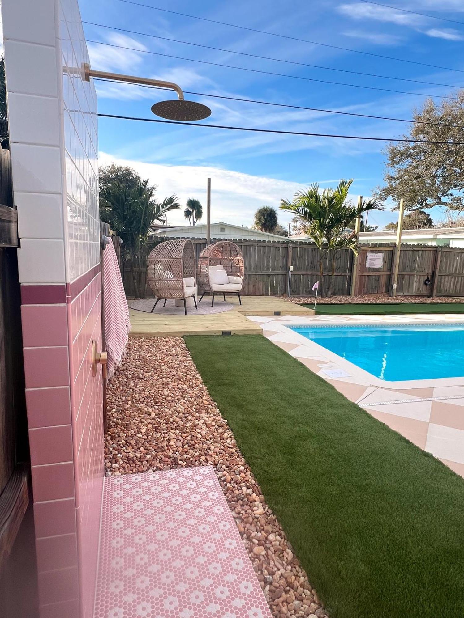 Luxury Villa 3 Blocks From The Beach With A Pool, Fire Pit And Outdoor Oasis Cape Canaveral Exterior photo
