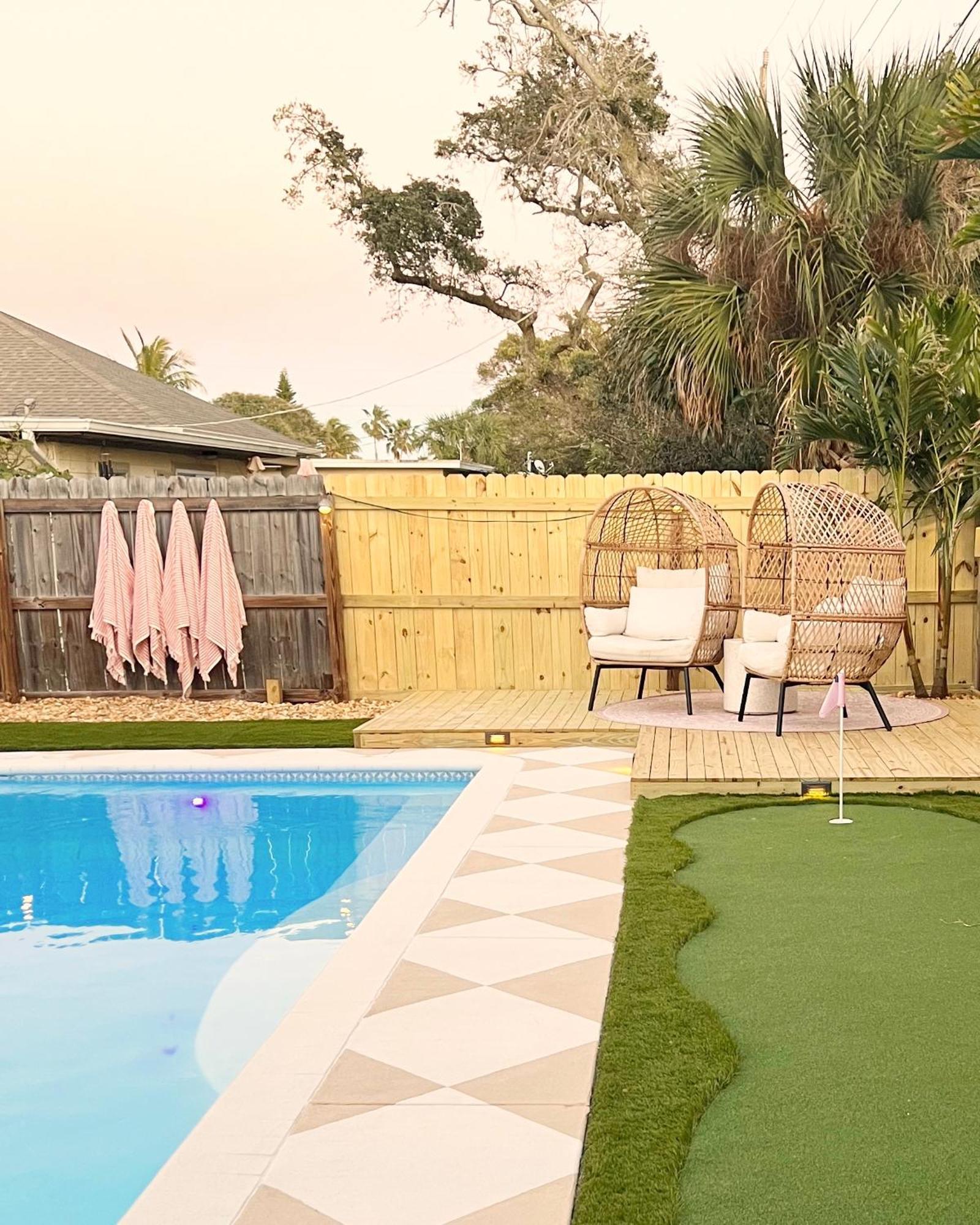 Luxury Villa 3 Blocks From The Beach With A Pool, Fire Pit And Outdoor Oasis Cape Canaveral Exterior photo
